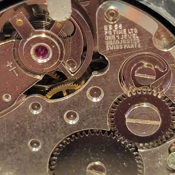 Vintage Out of Time Bubble Glass NYC & Flying Robot Transformer Wristwatch - Picture 8 of 10